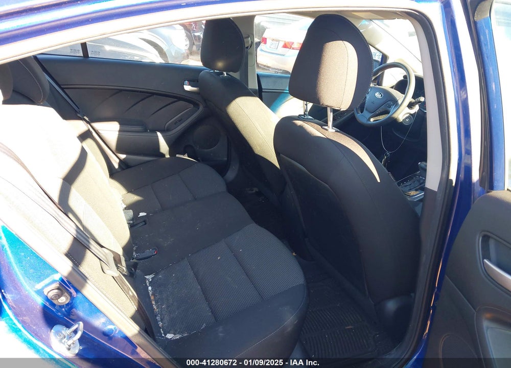 2017 KIA FORTE VIN: 3KPFK4A76HE052419