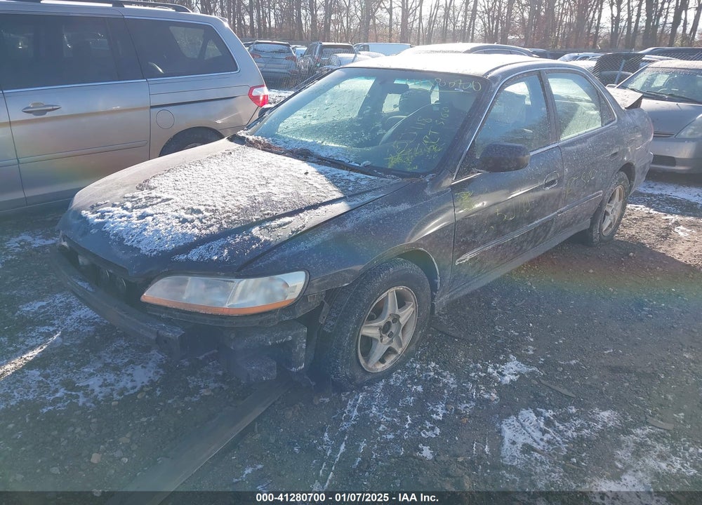 2001 HONDA ACCORD 3.0 LX VIN: 1HGCG16401A067705