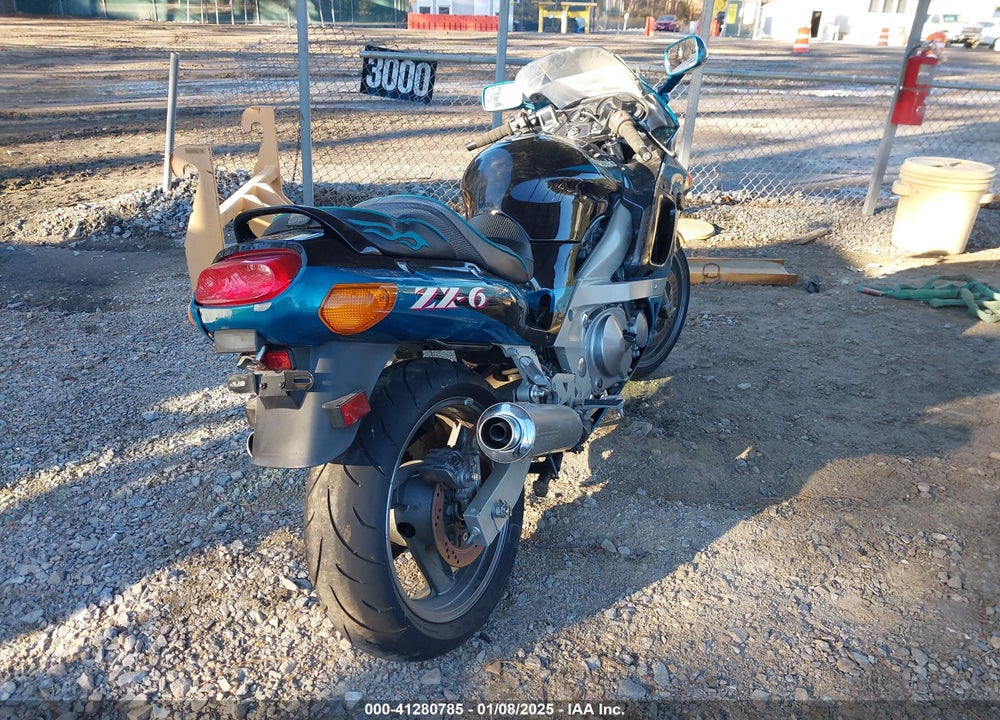 1993 KAWASAKI ZX600 E VIN: JKAZX4E15PB501616