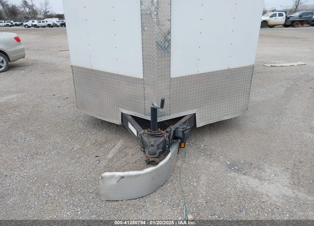 2015 LARK TRAILER VIN: 571BE1626FM011421