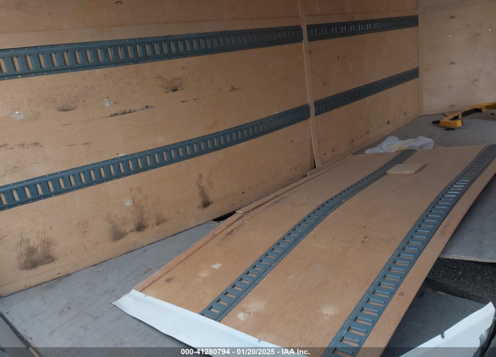 2015 LARK TRAILER VIN: 571BE1626FM011421