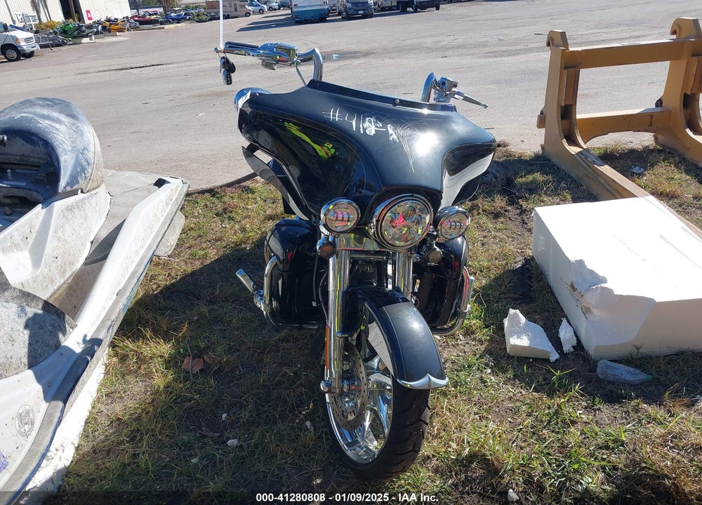2012 HARLEY-DAVIDSON FLHXSE3 CVO STREET GLIDE VIN: 1HD1PZ814CB955036