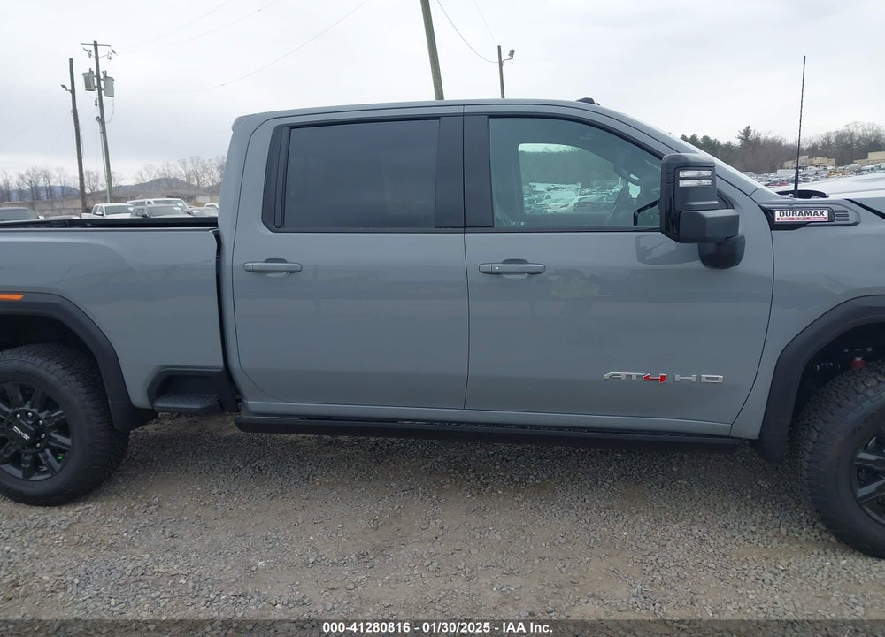 2025 GMC SIERRA 3500HD 4WD  STANDARD BED AT4 VIN: 1GT4UVEY1SF150944