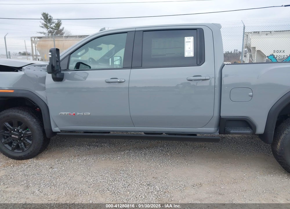 2025 GMC SIERRA 3500HD 4WD  STANDARD BED AT4 VIN: 1GT4UVEY1SF150944