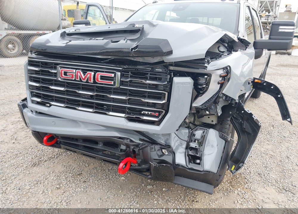 2025 GMC SIERRA 3500HD 4WD  STANDARD BED AT4 VIN: 1GT4UVEY1SF150944