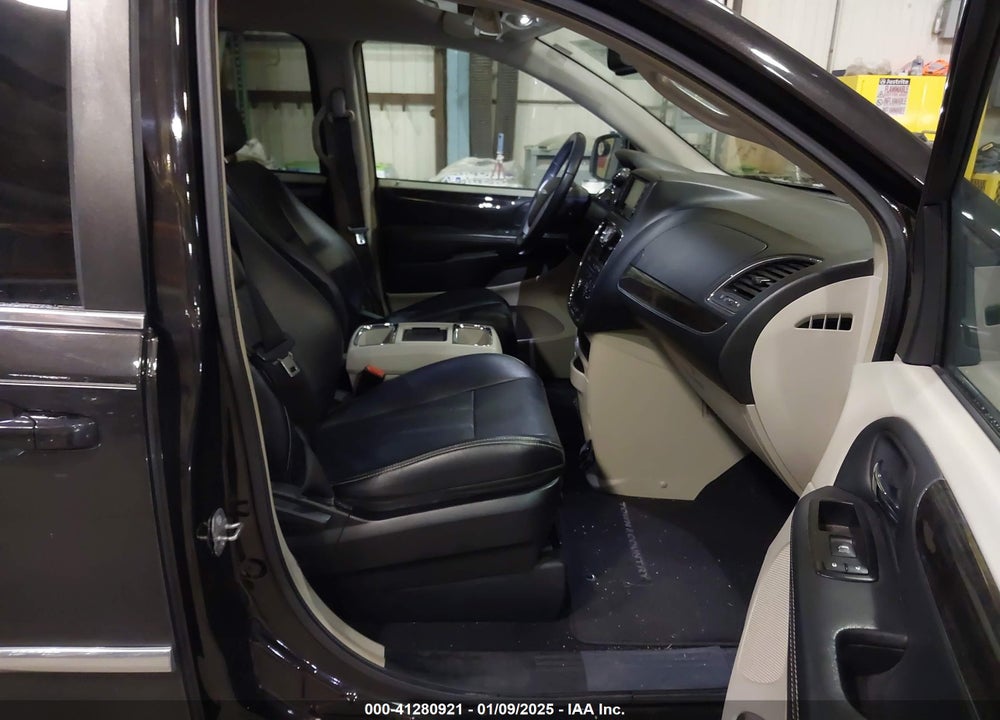 2014 CHRYSLER TOWN & COUNTRY TOURING VIN: 2C4RC1BG8ER368258