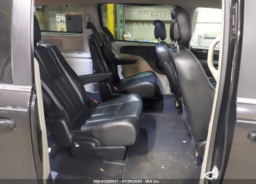 2014 CHRYSLER TOWN & COUNTRY TOURING VIN: 2C4RC1BG8ER368258