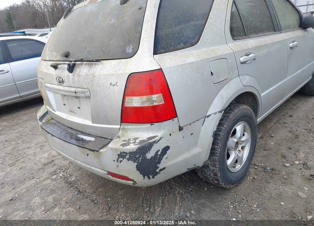 2008 KIA SORENTO LX BASE VIN: KNDJD735185856365