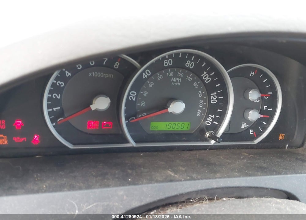 2008 KIA SORENTO LX BASE VIN: KNDJD735185856365