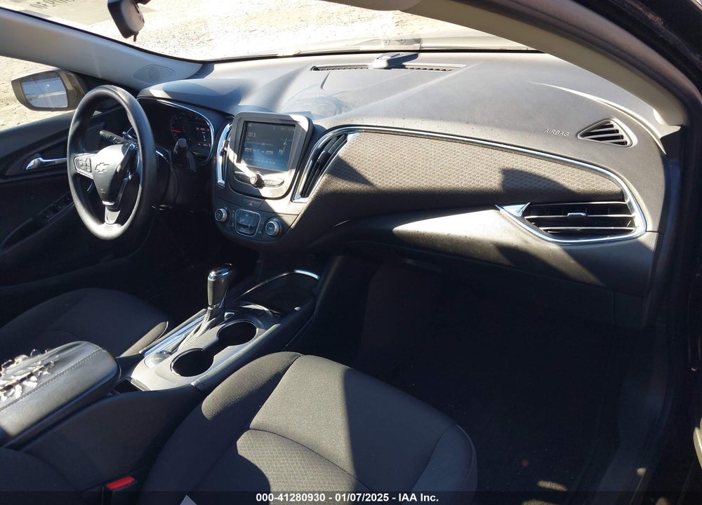 2018 CHEVROLET MALIBU LT VIN: 1G1ZD5ST5JF123087