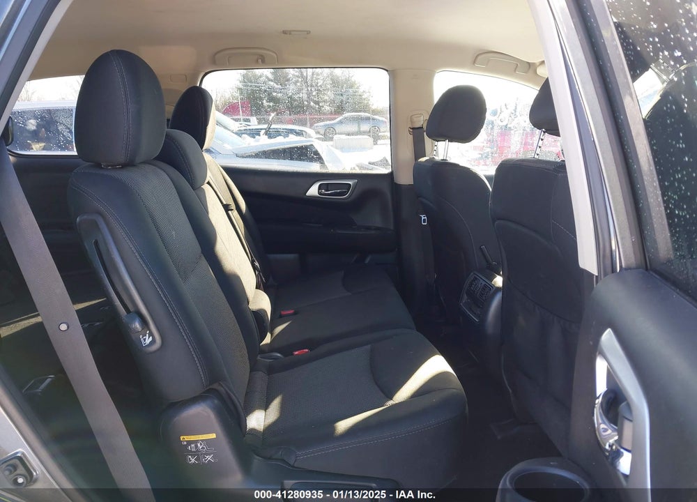 2017 NISSAN PATHFINDER S VIN: 5N1DR2MN8HC621260