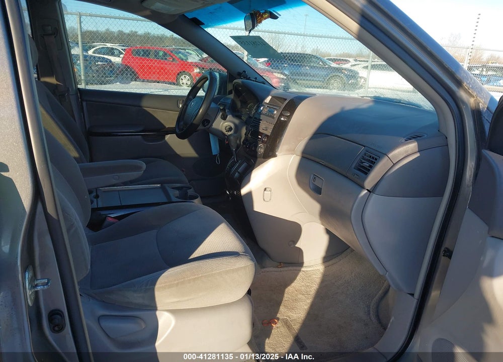 2004 TOYOTA SIENNA LE VIN: 5TDZA23C34S086879