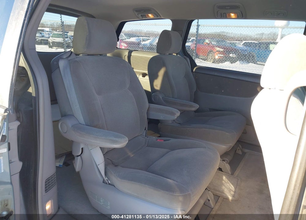 2004 TOYOTA SIENNA LE VIN: 5TDZA23C34S086879