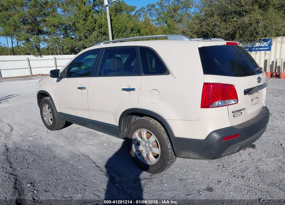 2011 KIA SORENTO LX VIN: 5XYKT4A18BG015146