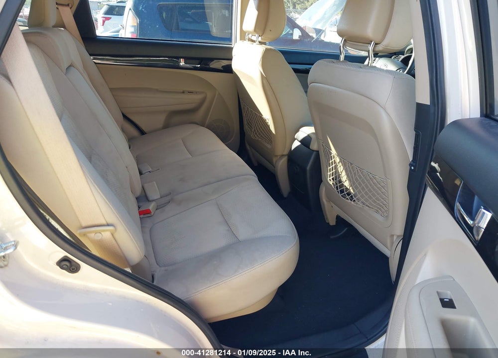 2011 KIA SORENTO LX VIN: 5XYKT4A18BG015146