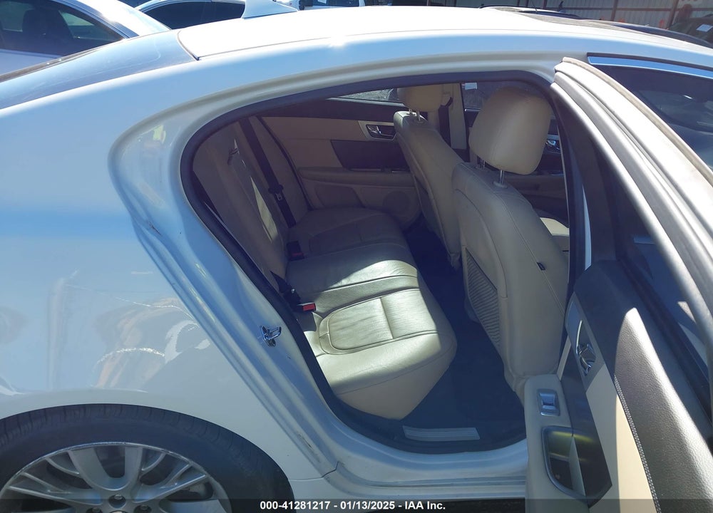 2013 JAGUAR XF VIN: SAJWA0E74D8S96856