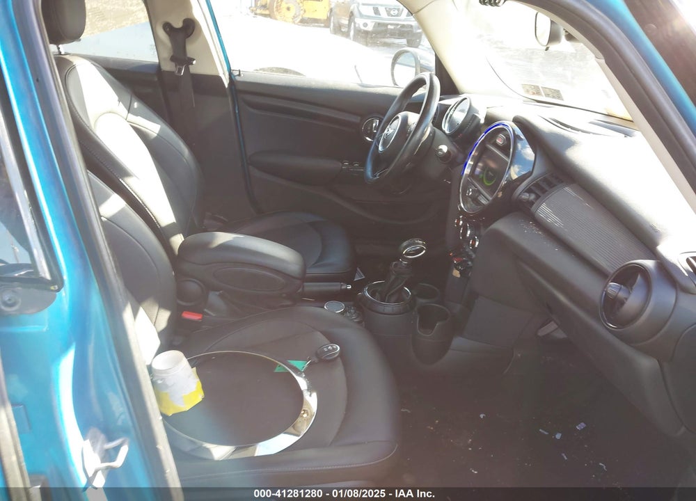 2016 MINI HARDTOP VIN: WMWXU1C57G2D11858