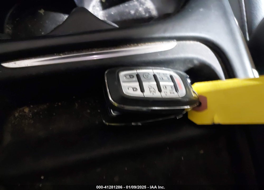 2018 CHRYSLER PACIFICA TOURING L VIN: 2C4RC1BG2JR214400