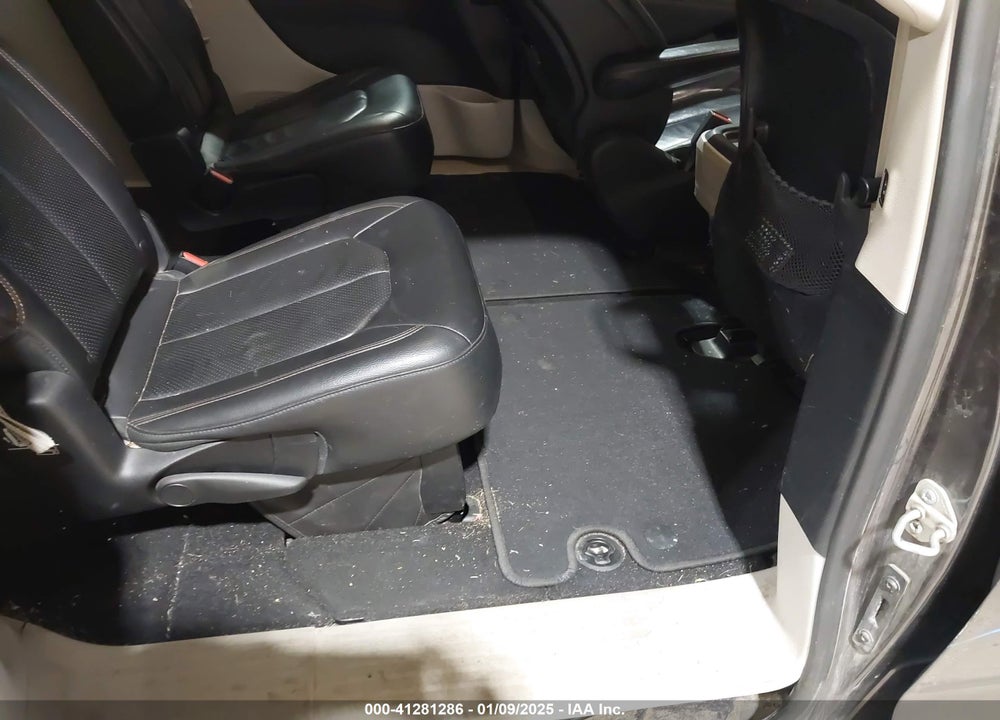2018 CHRYSLER PACIFICA TOURING L VIN: 2C4RC1BG2JR214400