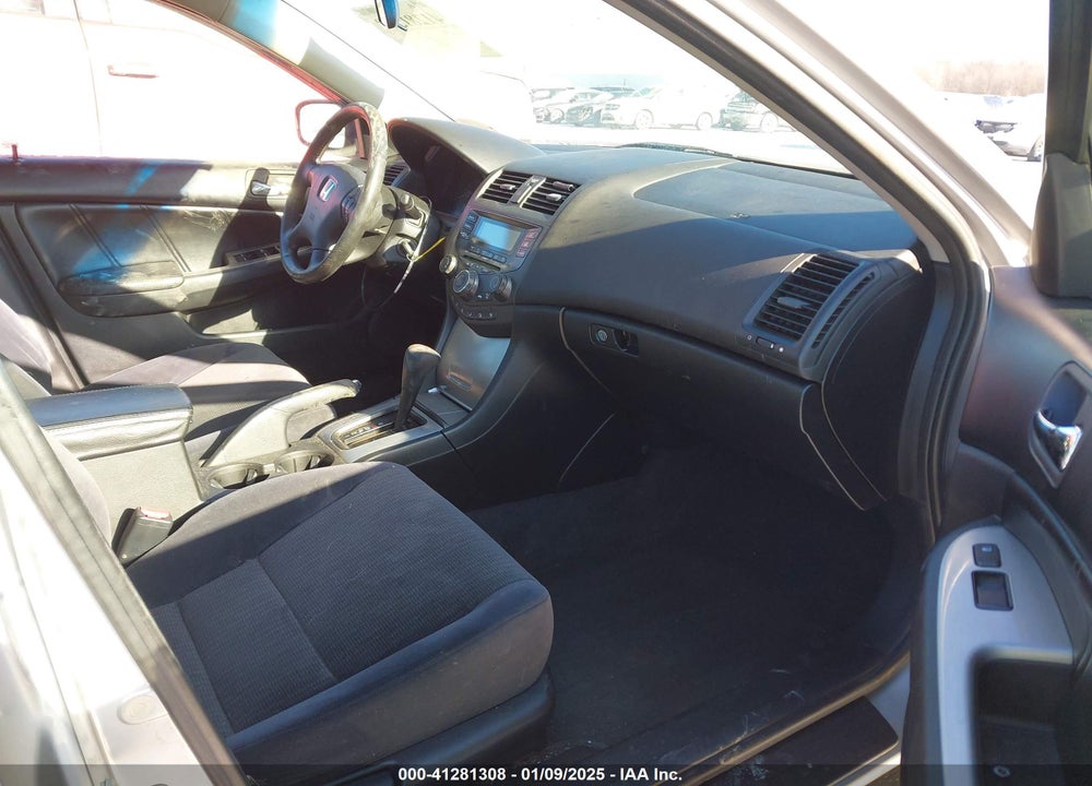 2004 HONDA ACCORD 2.4 LX VIN: JHMCM56384C003098