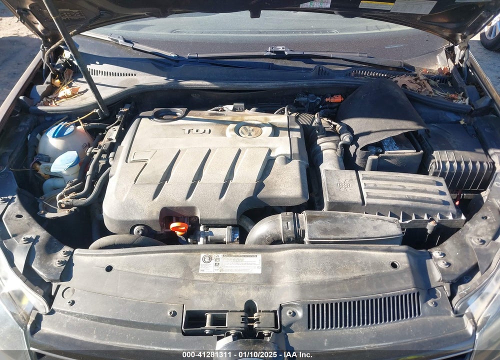 2011 VOLKSWAGEN JETTA SPORTWAGEN 2.0L TDI VIN: 3VWML7AJ6BM671176