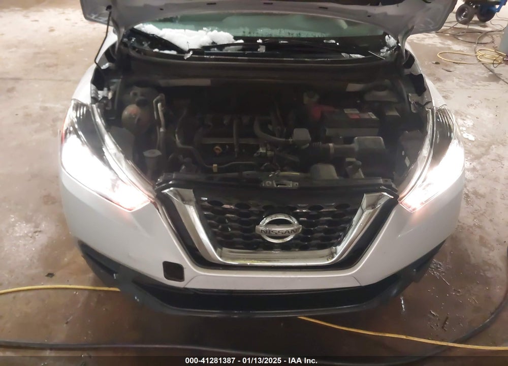 2018 NISSAN KICKS SV VIN: 3N1CP5CU6JL530310