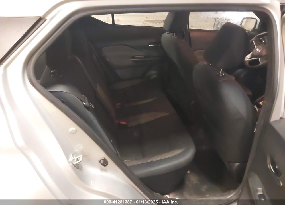 2018 NISSAN KICKS SV VIN: 3N1CP5CU6JL530310