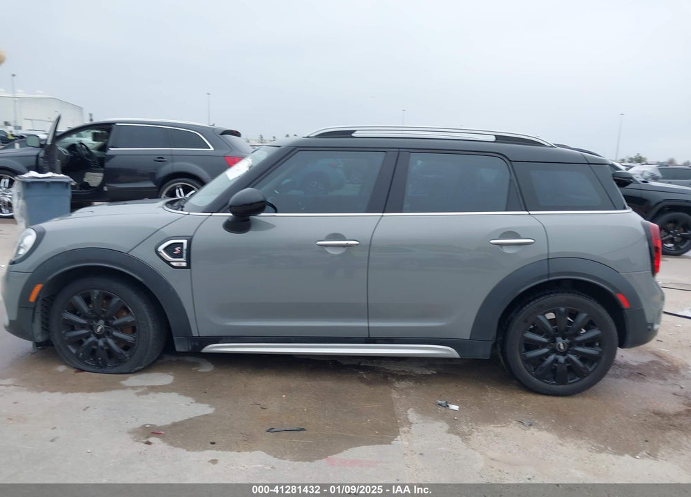 2018 MINI COUNTRYMAN COOPER S VIN: WMZYT3C35J3E93291