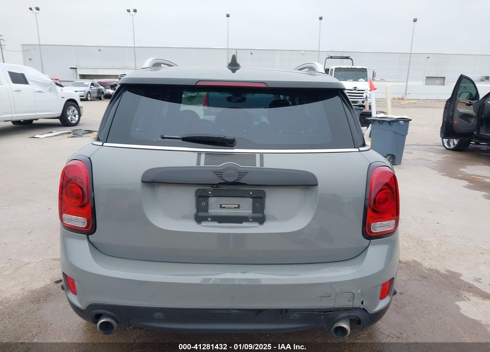 2018 MINI COUNTRYMAN COOPER S VIN: WMZYT3C35J3E93291