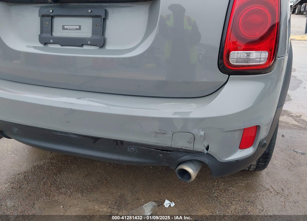 2018 MINI COUNTRYMAN COOPER S VIN: WMZYT3C35J3E93291