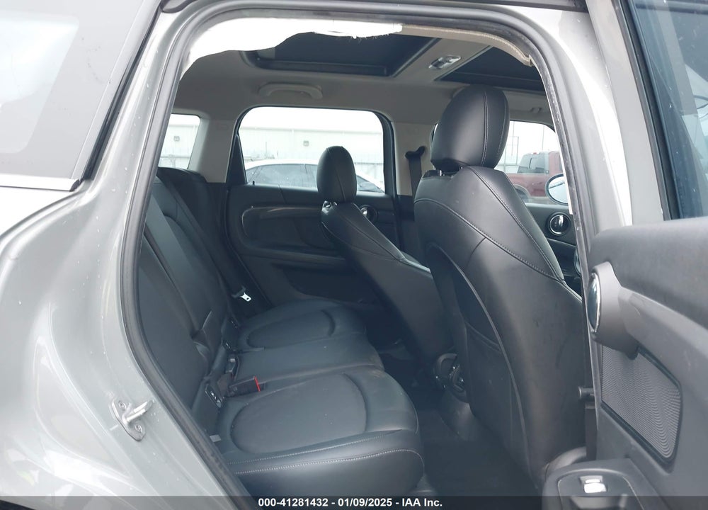 2018 MINI COUNTRYMAN COOPER S VIN: WMZYT3C35J3E93291