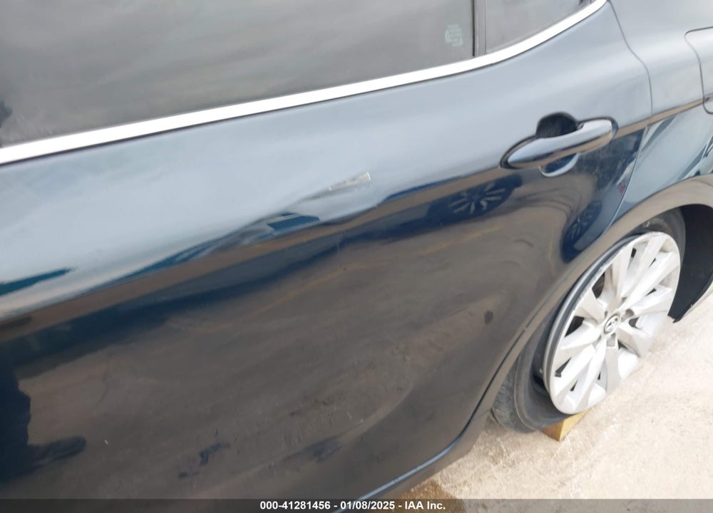 2018 TOYOTA CAMRY VIN: 4T1B11HK2JU522734