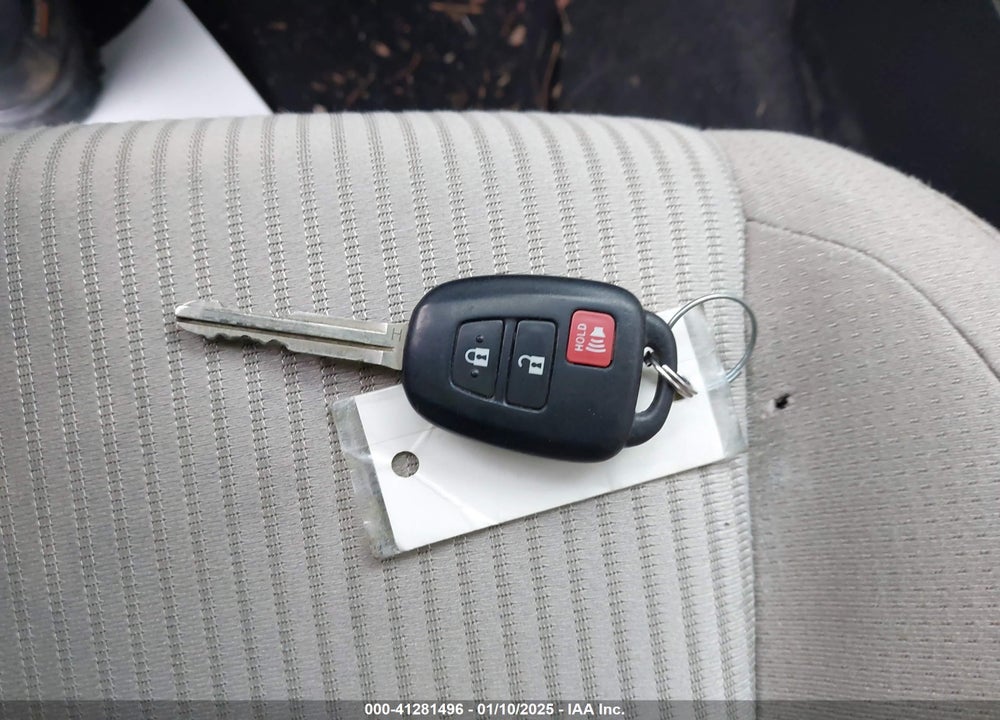 2015 TOYOTA RAV4 XLE VIN: 2T3RFREV3FW241344