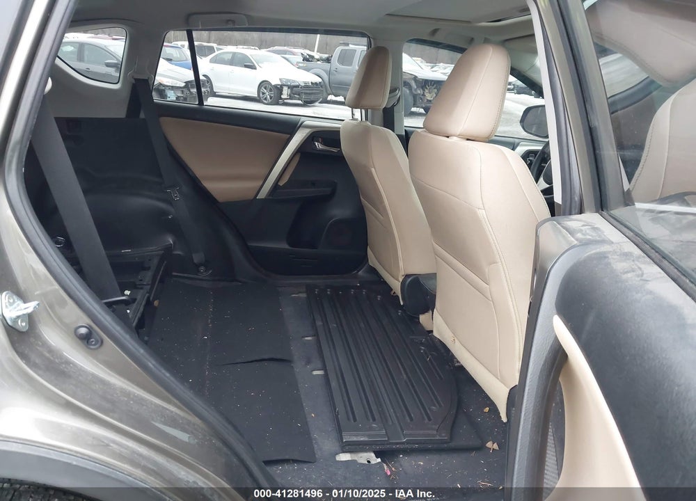 2015 TOYOTA RAV4 XLE VIN: 2T3RFREV3FW241344