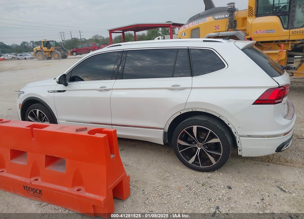 2022 VOLKSWAGEN TIGUAN 2.0T SEL R-LINE VIN: 3VV4B7AX5NM111133