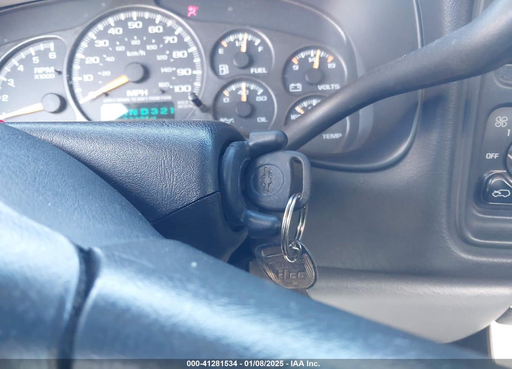 2000 CHEVROLET SILVERADO 1500 VIN: 1GCEC14VXYZ355645