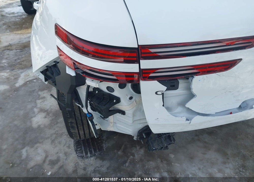 2023 GENESIS GV70 2.5T AWD VIN: KMUMADTB1PU116200