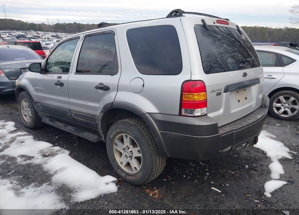 2005 FORD ESCAPE XLT VIN: 1FMYU93115KB07405