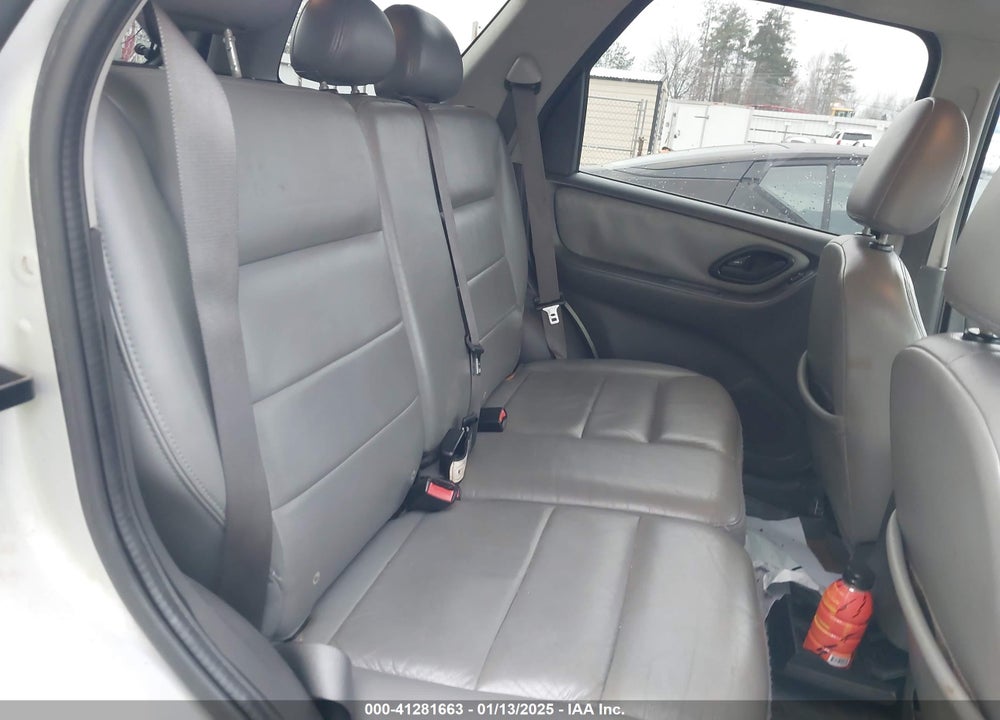 2005 FORD ESCAPE XLT VIN: 1FMYU93115KB07405