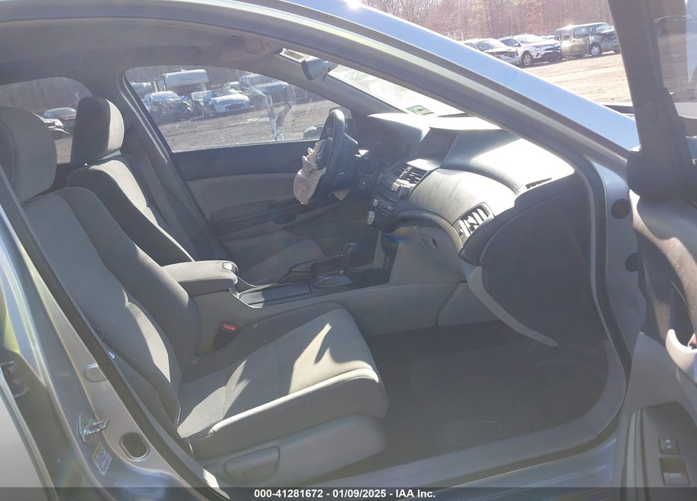 2009 HONDA ACCORD VIN: 1HGCP26439A200233