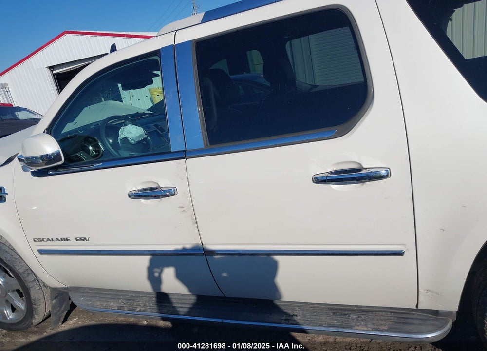 2010 CADILLAC ESCALADE ESV LUXURY VIN: 1GYUKHEF6AR180437