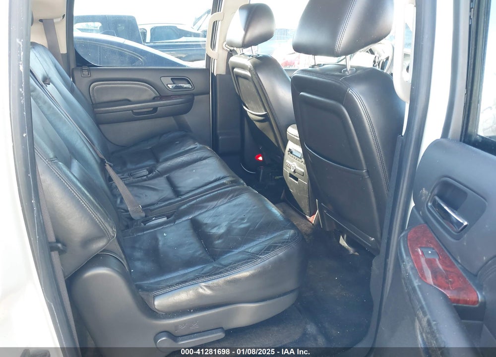 2010 CADILLAC ESCALADE ESV LUXURY VIN: 1GYUKHEF6AR180437