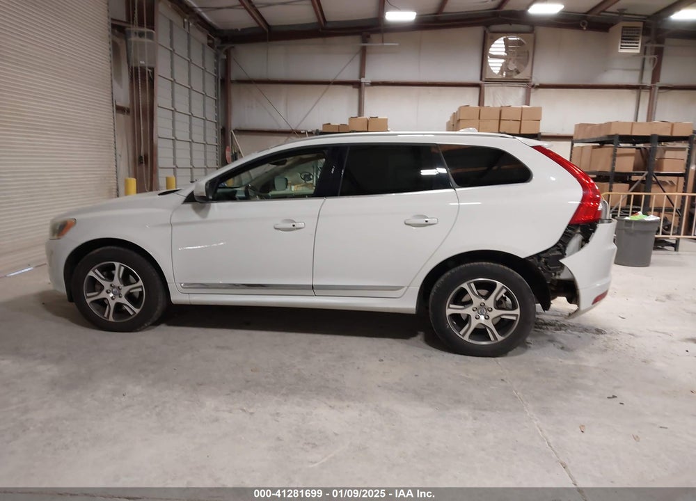 2015 VOLVO XC60 T6 VIN: YV4902RK7F2650820