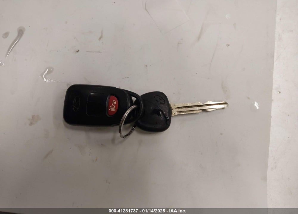 2013 HYUNDAI ELANTRA VIN: 5NPDH4AE6DH421404