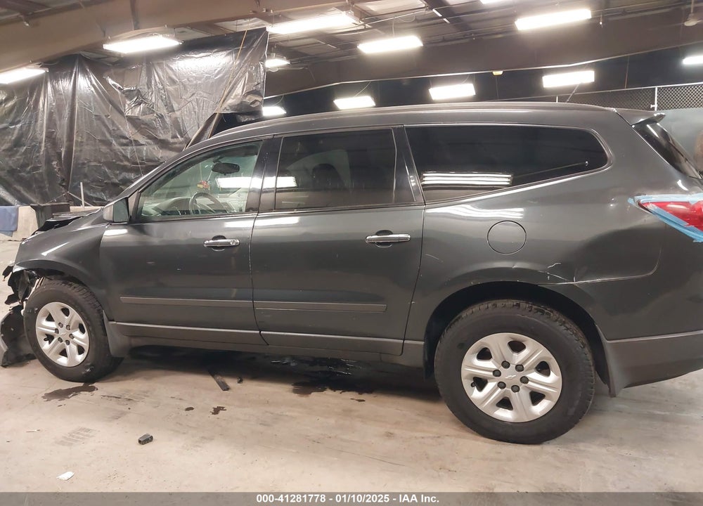 2011 CHEVROLET TRAVERSE LS VIN: 1GNKVFED1BJ193479