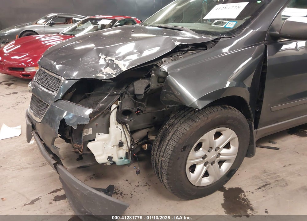 2011 CHEVROLET TRAVERSE LS VIN: 1GNKVFED1BJ193479