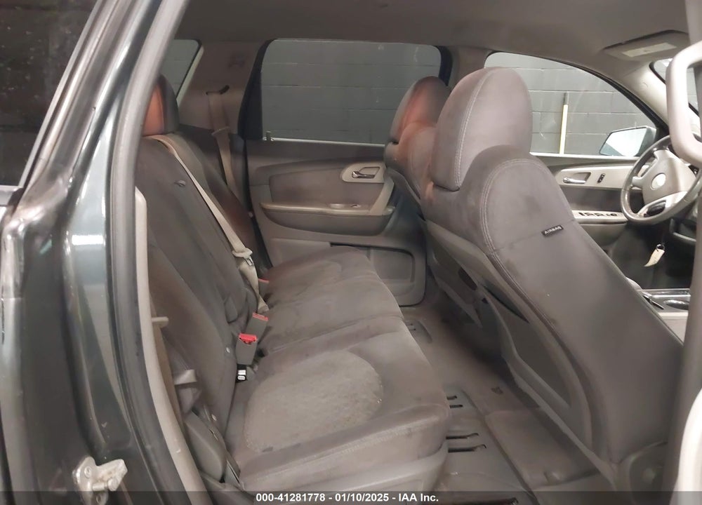 2011 CHEVROLET TRAVERSE LS VIN: 1GNKVFED1BJ193479