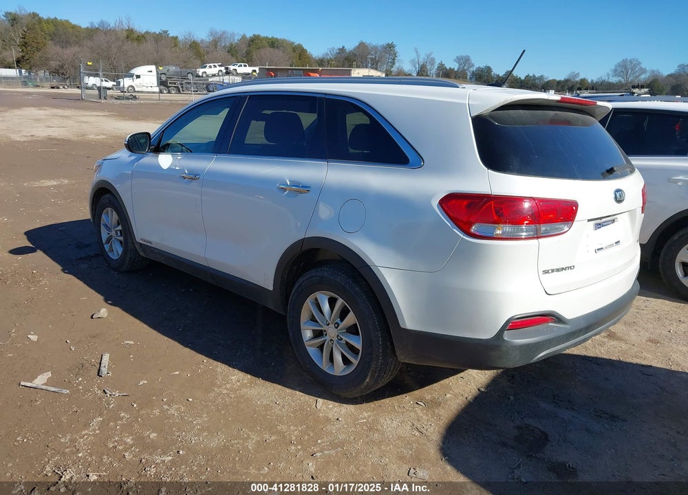 2016 KIA SORENTO 3.3L LX VIN: 5XYPGDA51GG138162