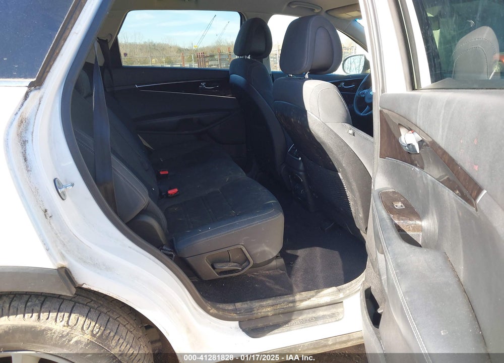 2016 KIA SORENTO 3.3L LX VIN: 5XYPGDA51GG138162