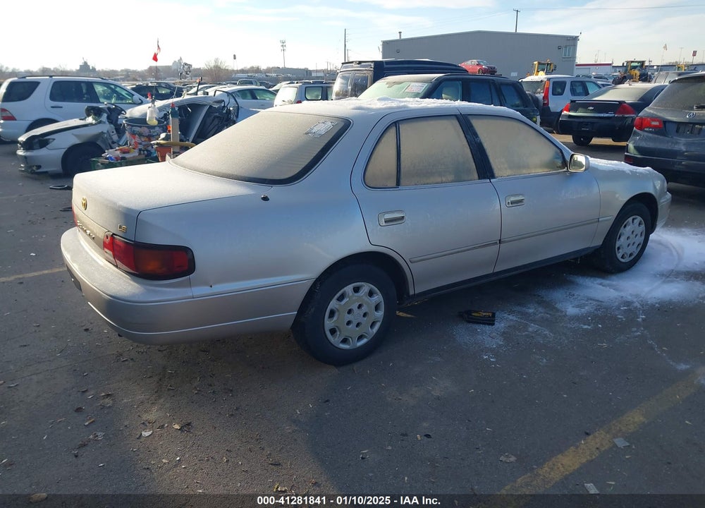 1995 TOYOTA CAMRY LE VIN: JT2SK12E9S0298030